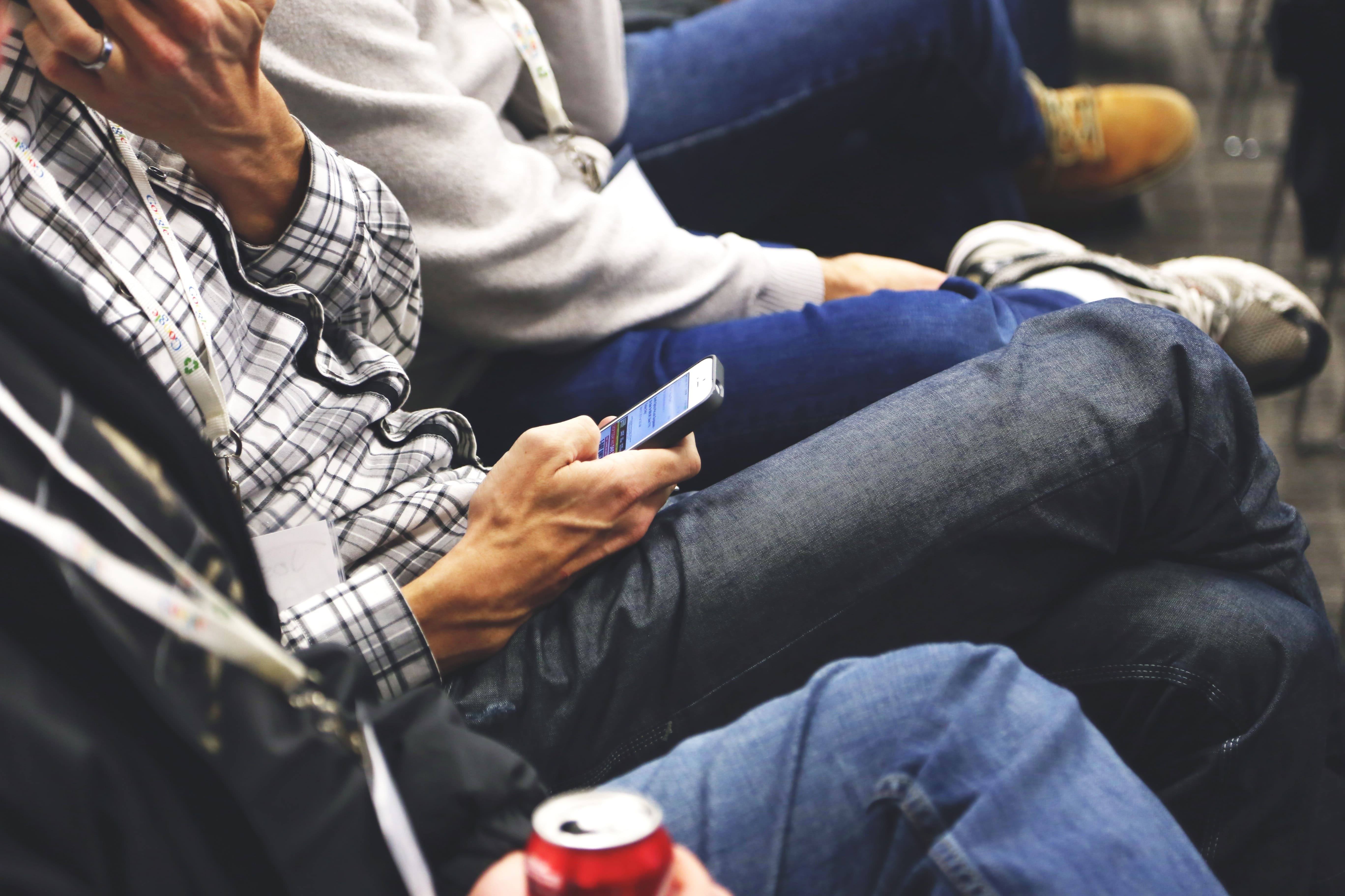 boring-communication-conference-7115-min